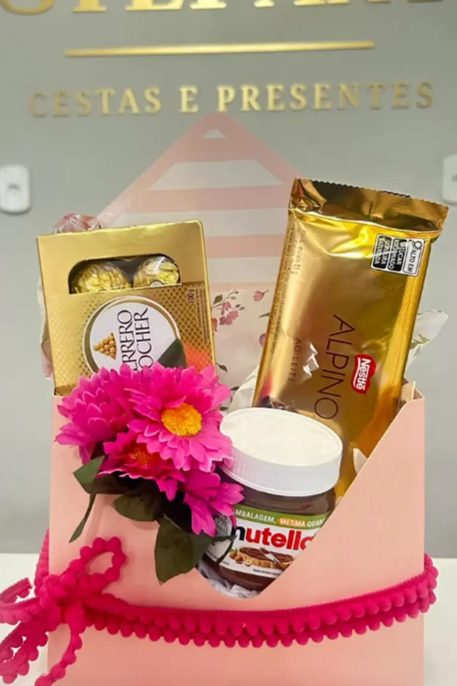 Cesta personalizada feita pela Stefany